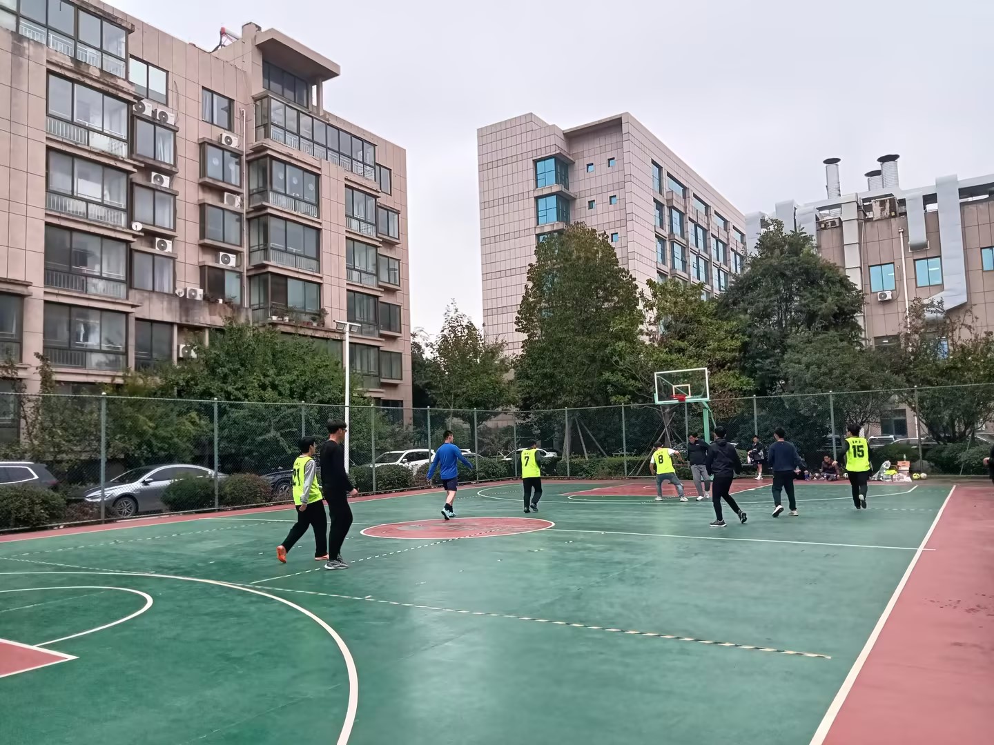 赏金国际首届员工足球联赛欢乐开赛