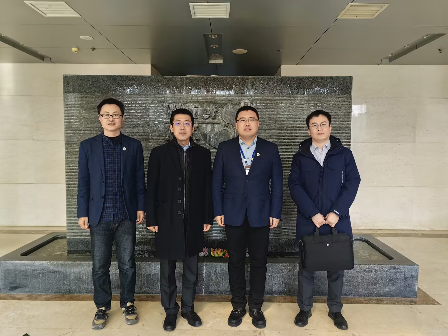 广发银行访问团一行到赏金国际参观洽谈