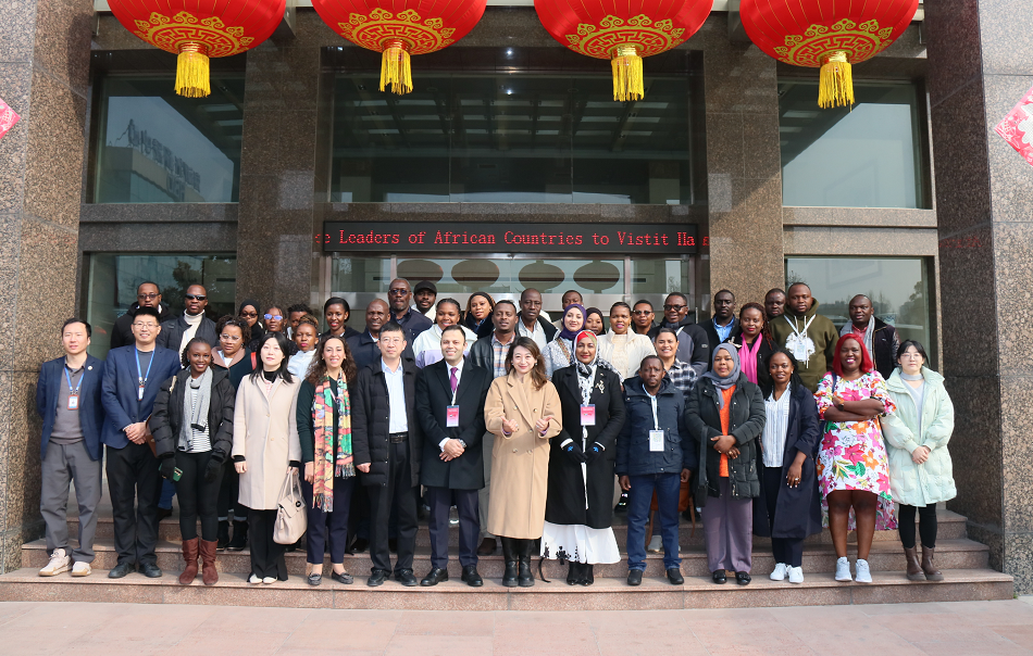 非洲八国代表来赏金国际参观考察
