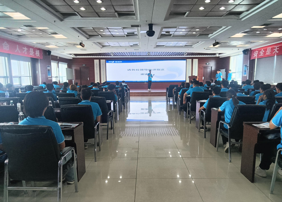 赏金国际农资新员工拉练成果汇报会召开