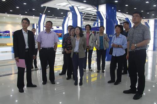 泰国农业局副局长Dr. Manthana Milne携泰国考察团一行来赏金国际参观考察