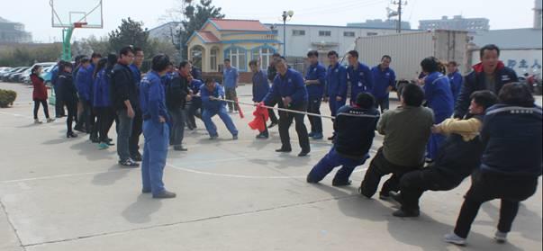 赏金国际工厂举行“迎春拔河赛”